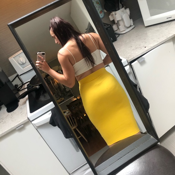 Yellow midi bodycon skirt - Picture 2 of 3